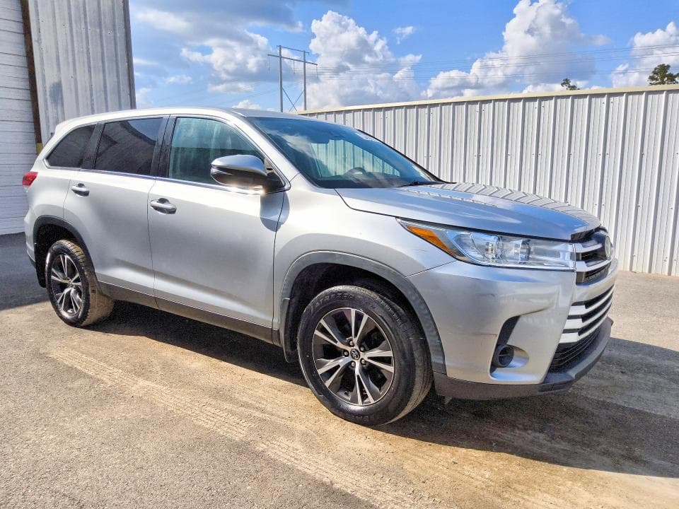 2019 TOYOTA HIGHLANDER LE 4