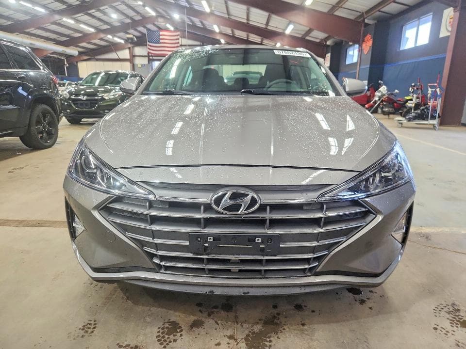 2020 HYUNDAI ELANTRA SE 5