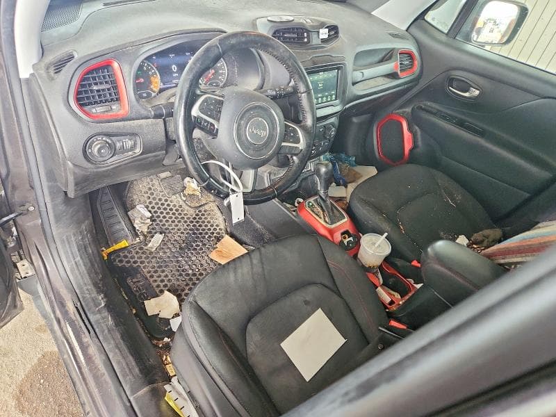 2018 JEEP RENEGADE TRAILHAWK 8
