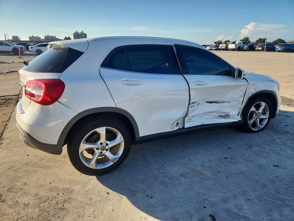 2019 MERCEDES-BENZ GLA 250 3