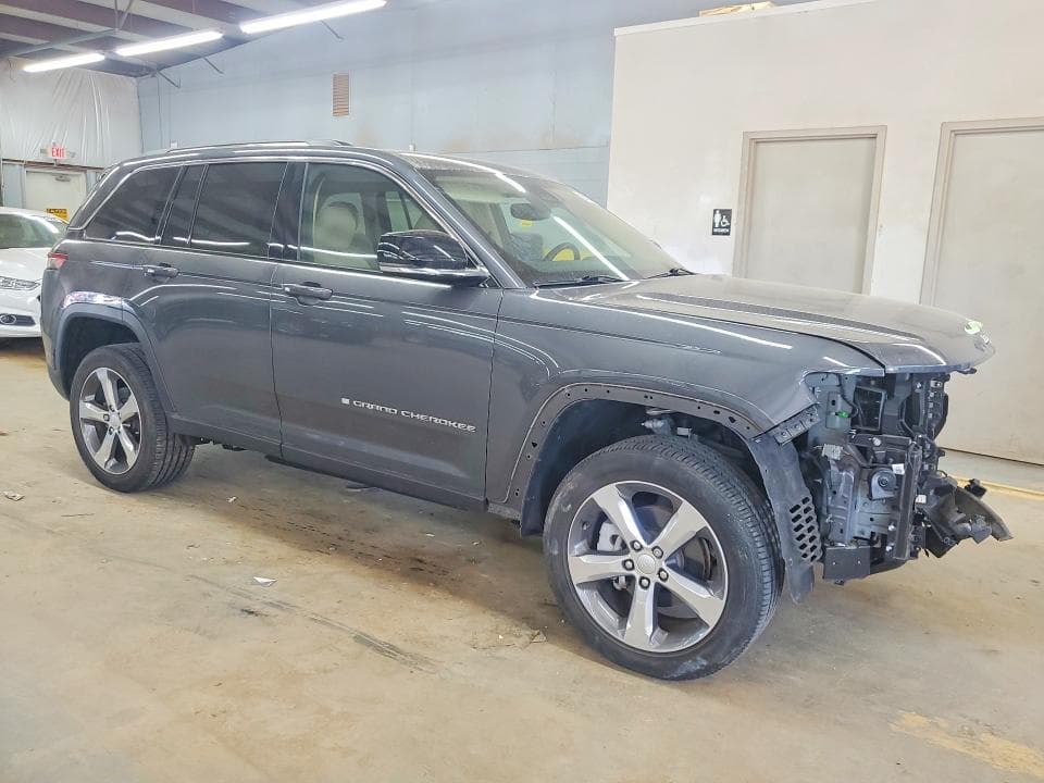 2022 JEEP GRAND CHEROKEE LIMITED 4