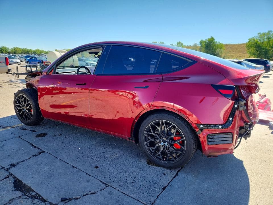 2025 TESLA MODEL Y 2
