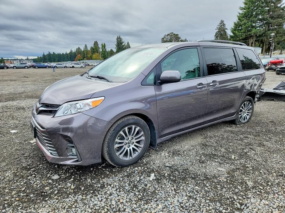 2020 TOYOTA SIENNA XLE PREMIUM 8-PASSENGER
