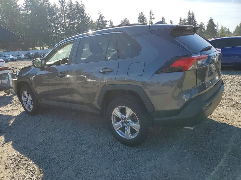 2020 TOYOTA RAV4 XLE 2