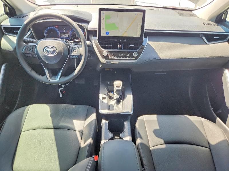 2026 TOYOTA COROLLA CROSS XLE 8