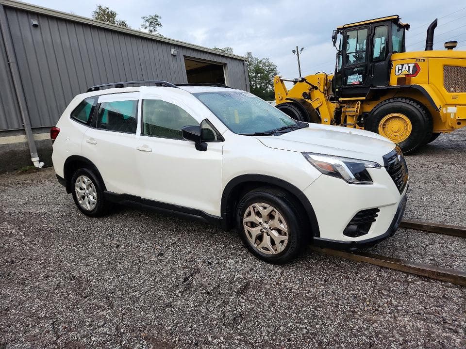 2022 SUBARU FORESTER 4
