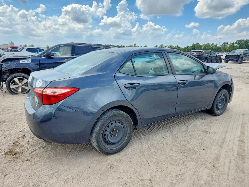 2018 TOYOTA COROLLA LE 3