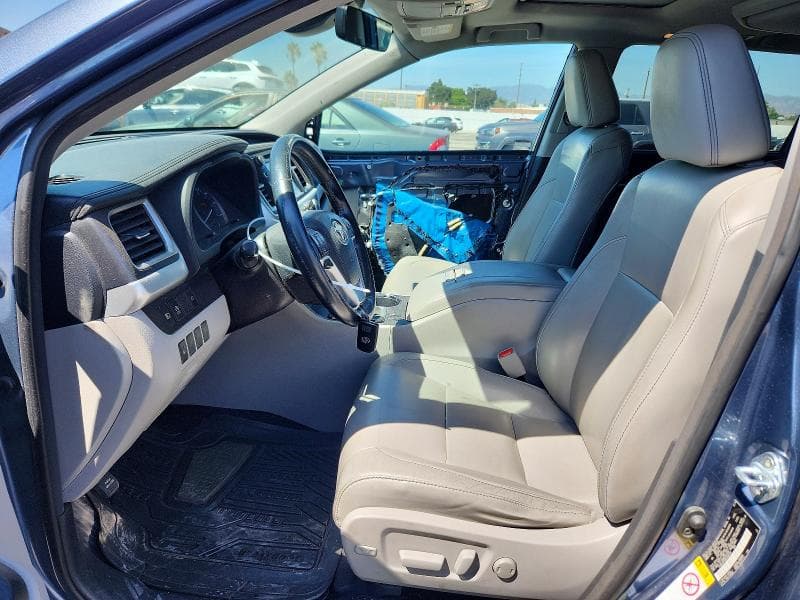 2017 TOYOTA HIGHLANDER XLE 7