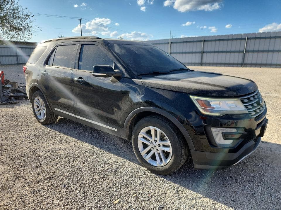 2017 FORD EXPLORER XLT 4