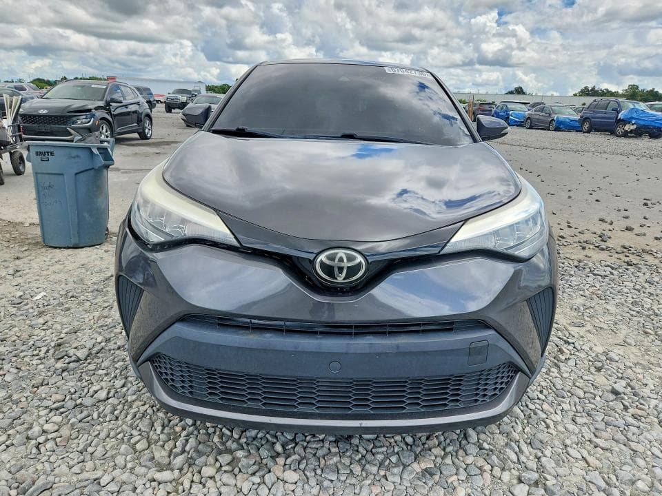 2021 TOYOTA C-HR LE 5