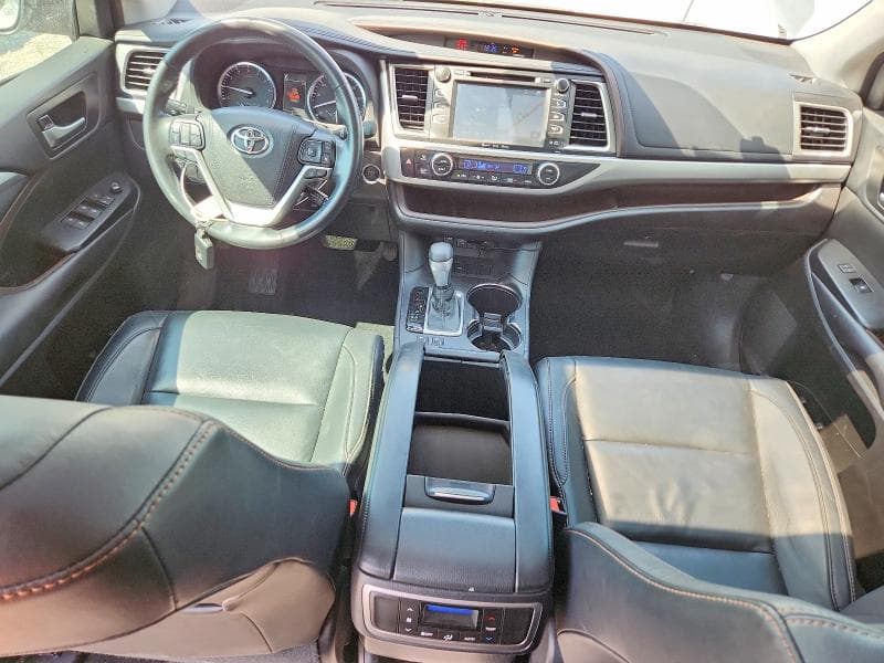 2018 TOYOTA HIGHLANDER XLE 8
