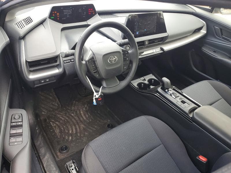 2025 TOYOTA PRIUS LE 8