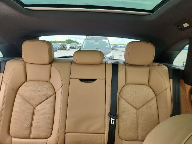 2020 PORSCHE MACAN 10