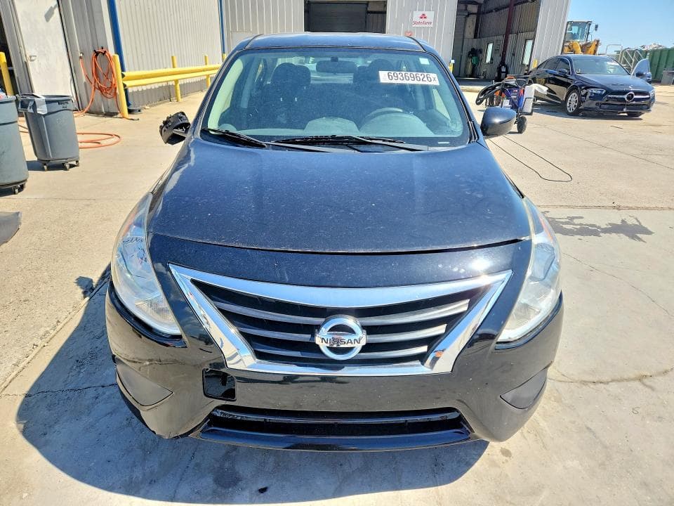 2017 NISSAN VERSA 1.6 SV 5