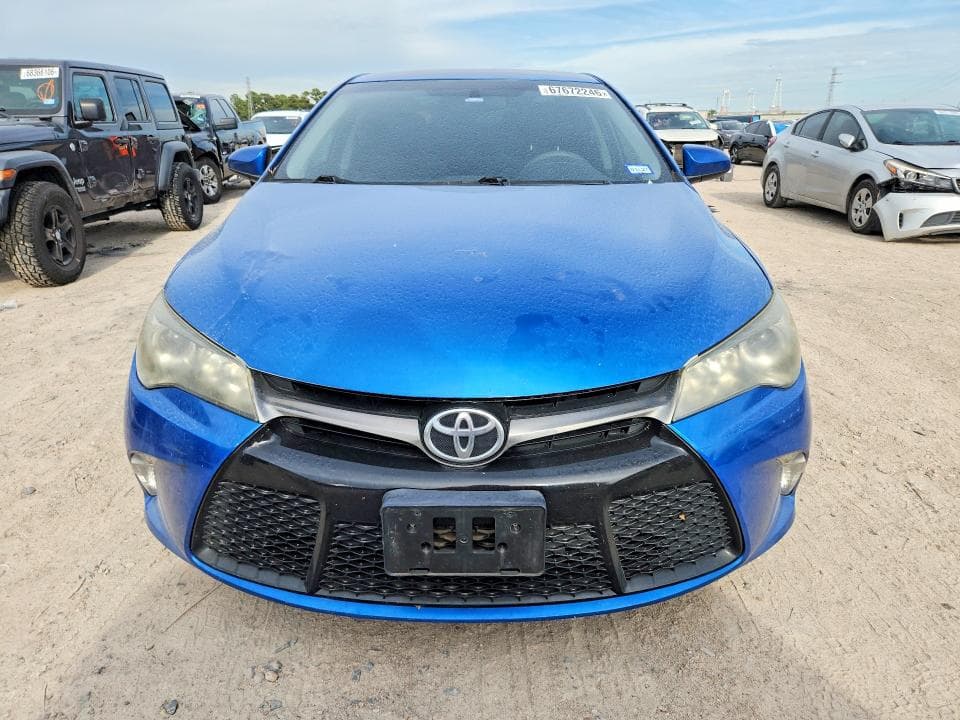 2017 TOYOTA CAMRY SE 5