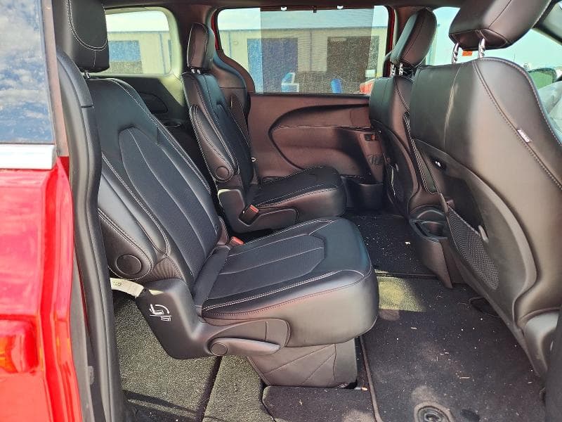 2025 CHRYSLER PACIFICA SELECT 11