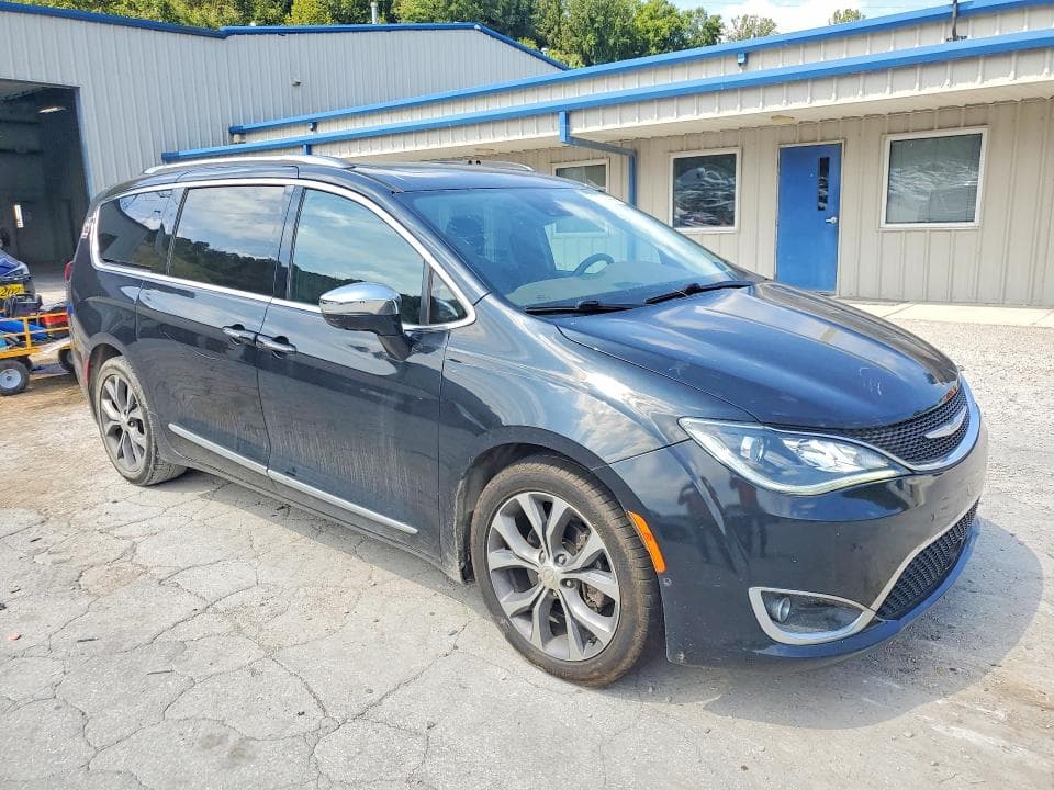 2018 CHRYSLER PACIFICA LIMITED 4