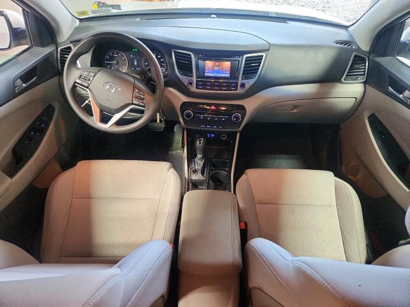 2017 HYUNDAI TUCSON SE 8