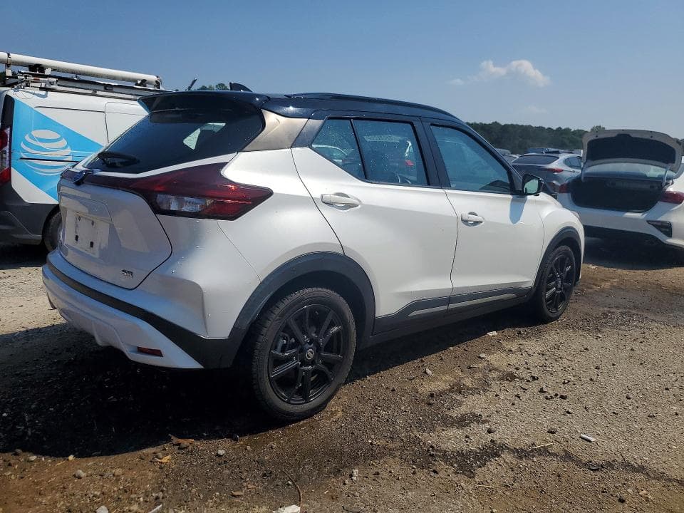 2021 NISSAN KICKS SR 3
