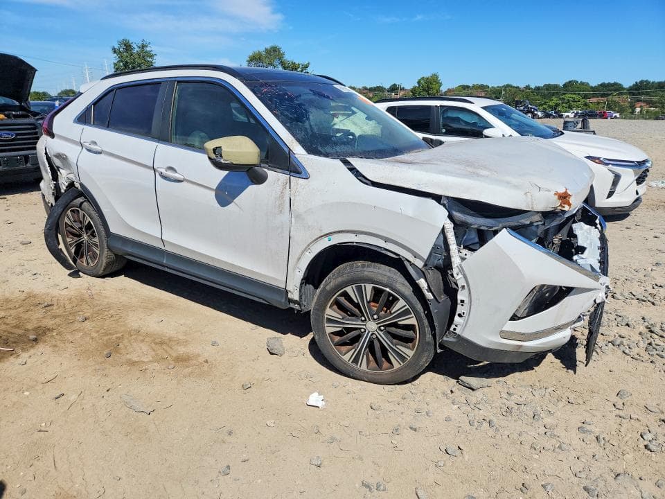 2022 MITSUBISHI ECLIPSE CROSS SE 4