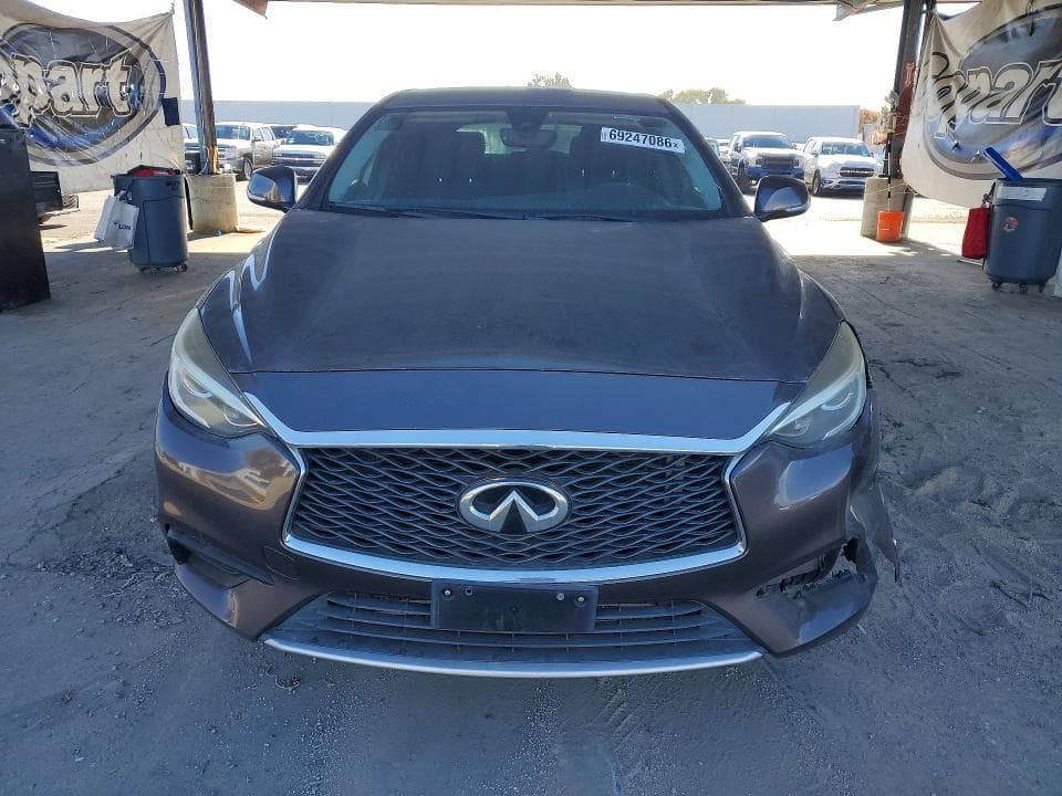 2018 INFINITI QX30 BASE 5