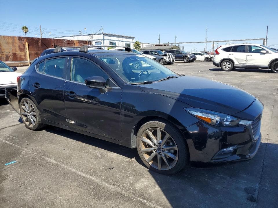 2018 MAZDA 3 TOURING 4