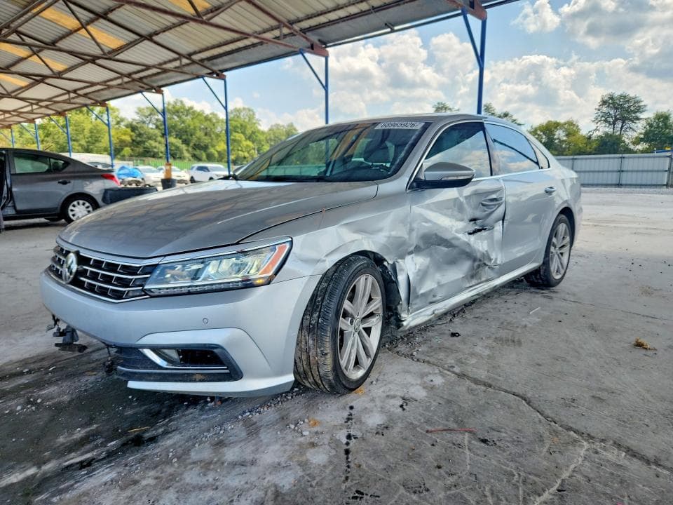 2018 VOLKSWAGEN PASSAT SE - 1