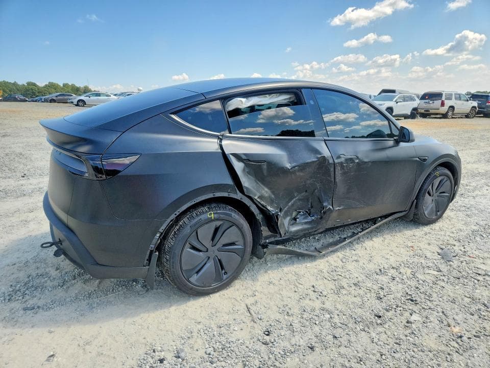 2026 TESLA MODEL Y 3