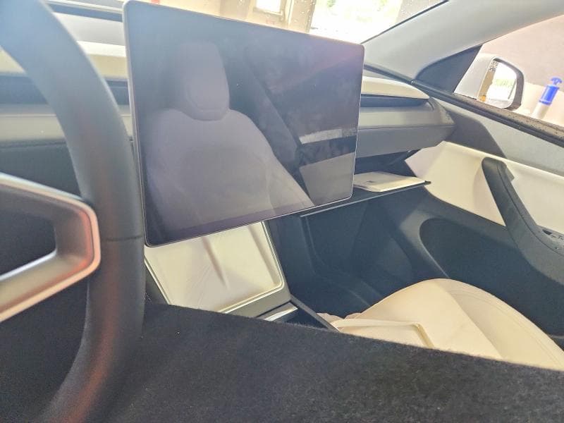 2026 TESLA MODEL Y 9