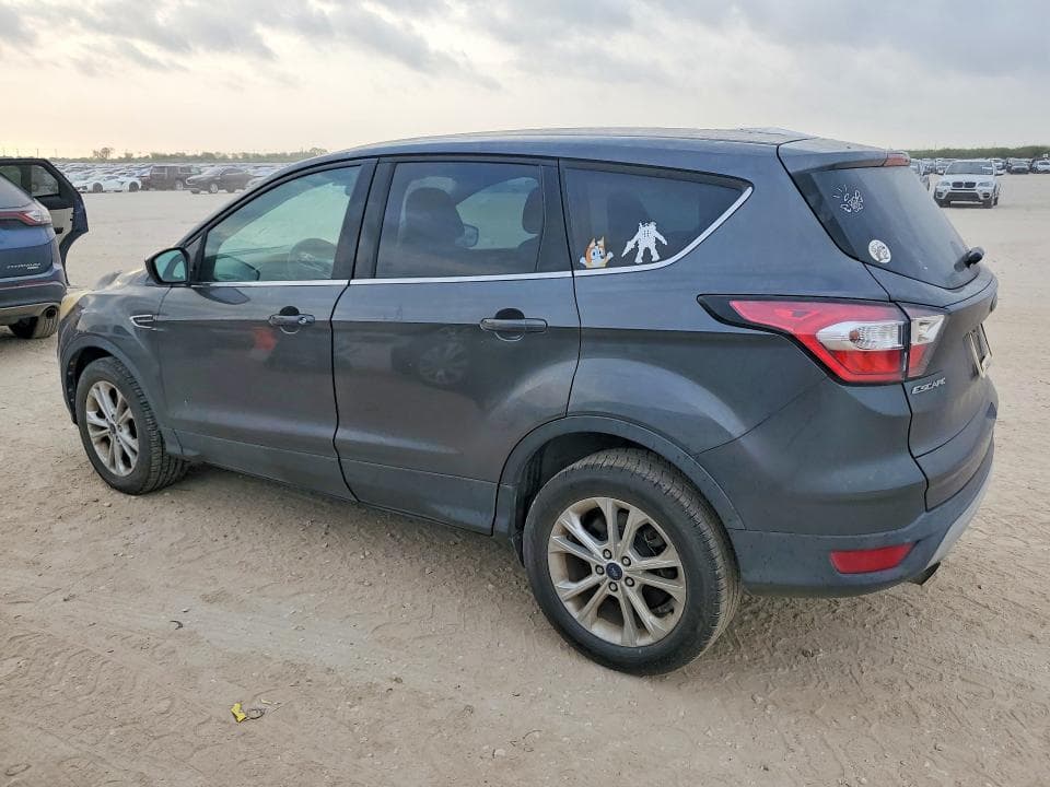2017 FORD ESCAPE SE 2