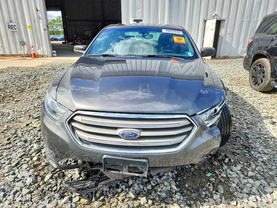 2017 FORD TAURUS SEL 5