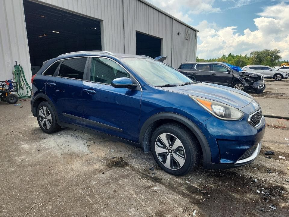 2017 KIA NIRO LX 4