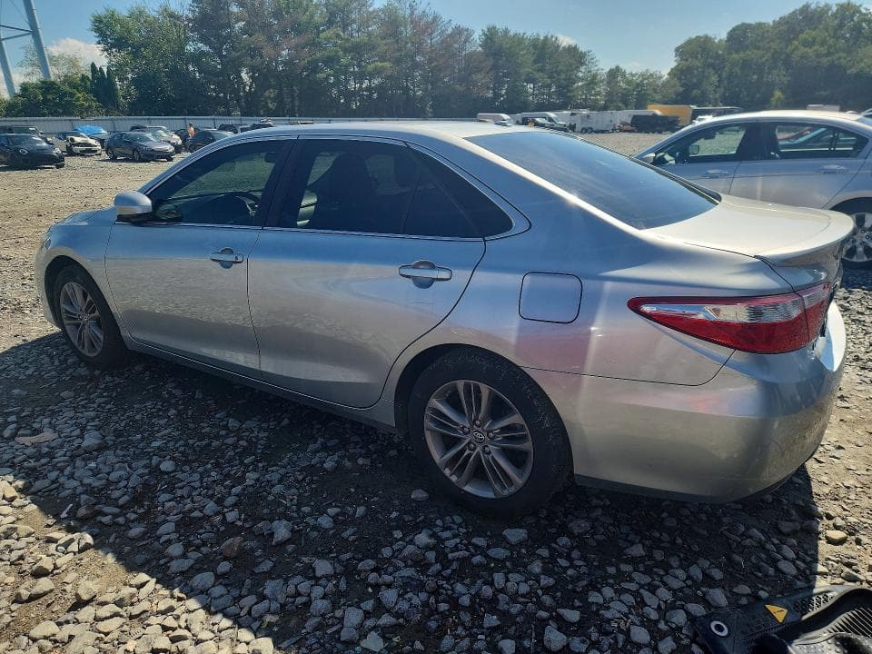 2017 TOYOTA CAMRY SE 2