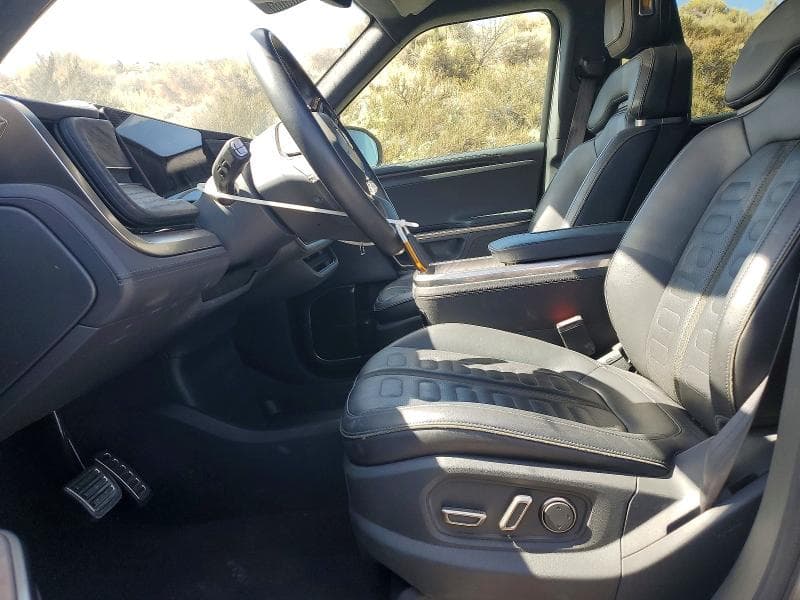 2023 RIVIAN R1S LAUNCH EDITION 7