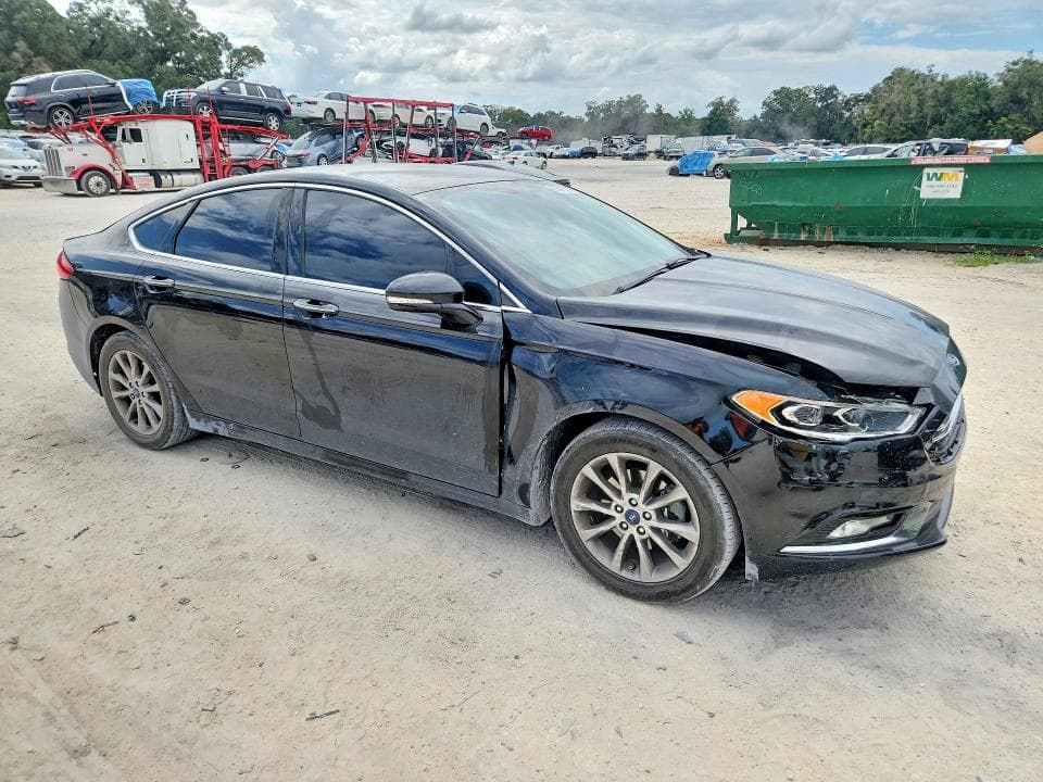 2017 FORD FUSION SE 4
