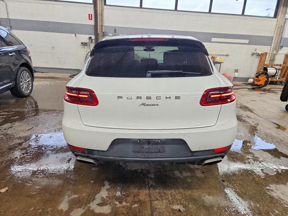 2018 PORSCHE MACAN 6