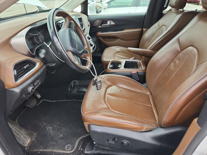 2017 CHRYSLER PACIFICA LIMITED 7