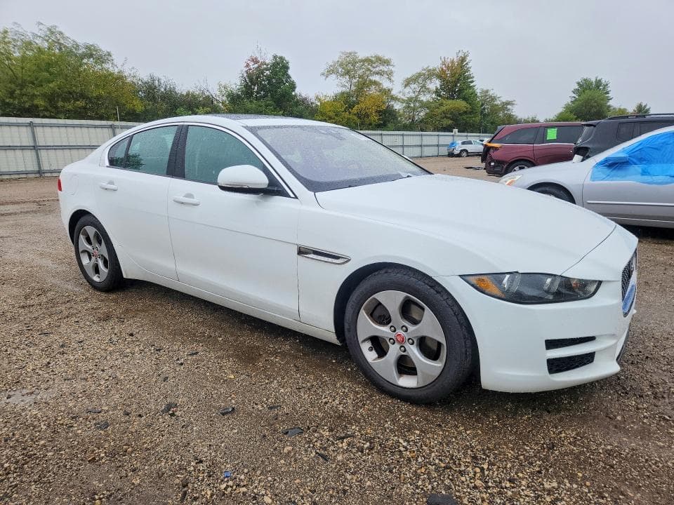 2018 JAGUAR XE 4