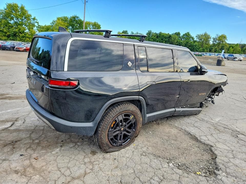 2023 RIVIAN R1S ADVENTURE 3