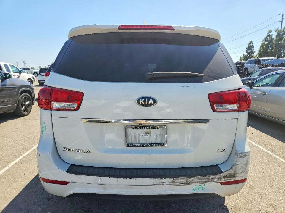 2017 KIA SEDONA LX 6