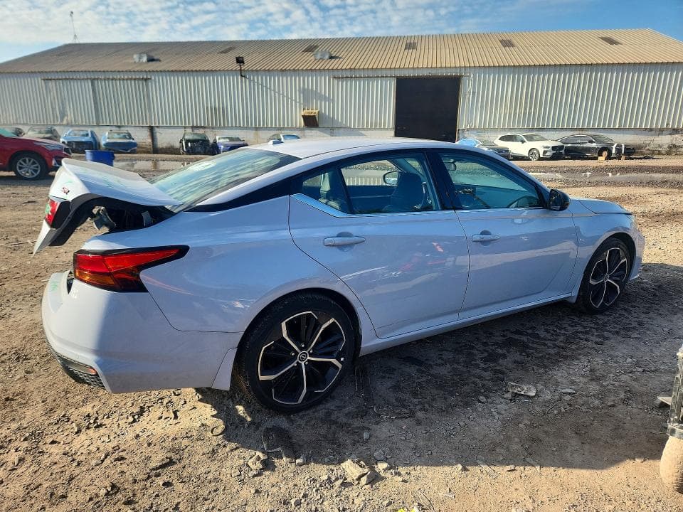 2024 NISSAN ALTIMA SR 3