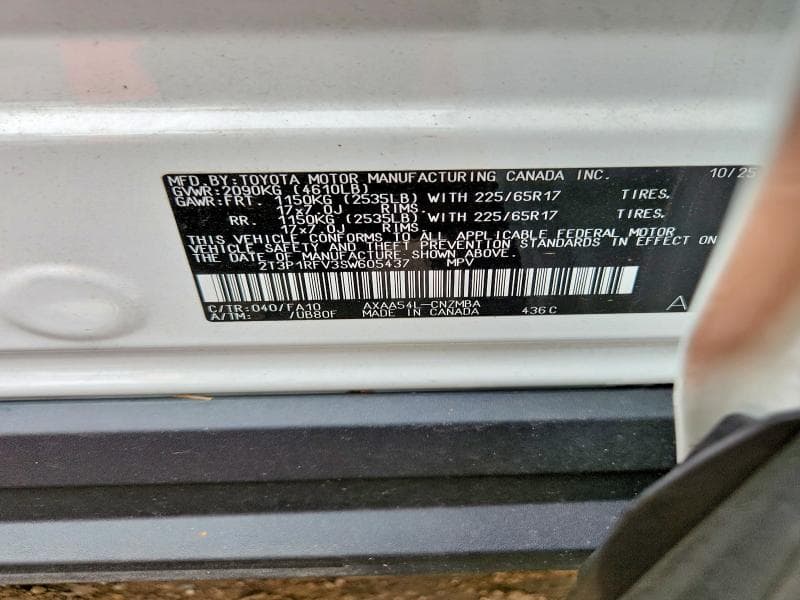 2025 TOYOTA RAV4 XLE 13