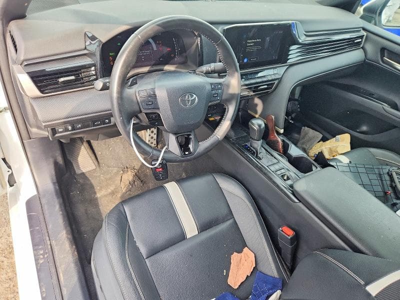2025 TOYOTA CAMRY SE 8