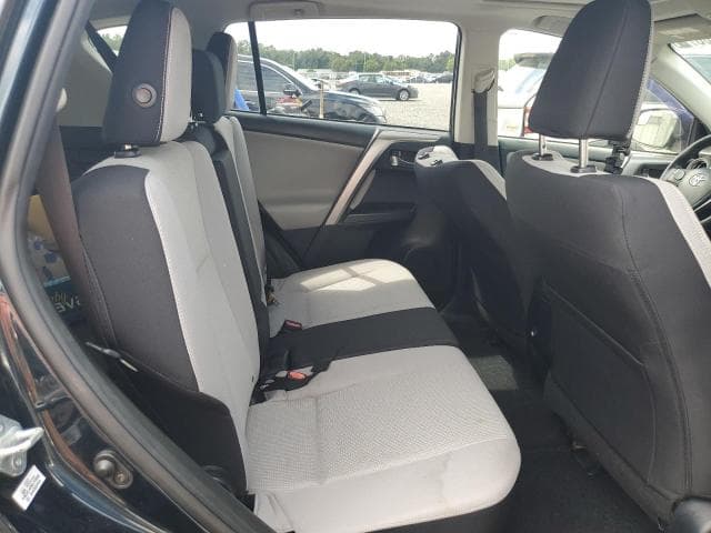 2017 TOYOTA RAV4 XLE 11
