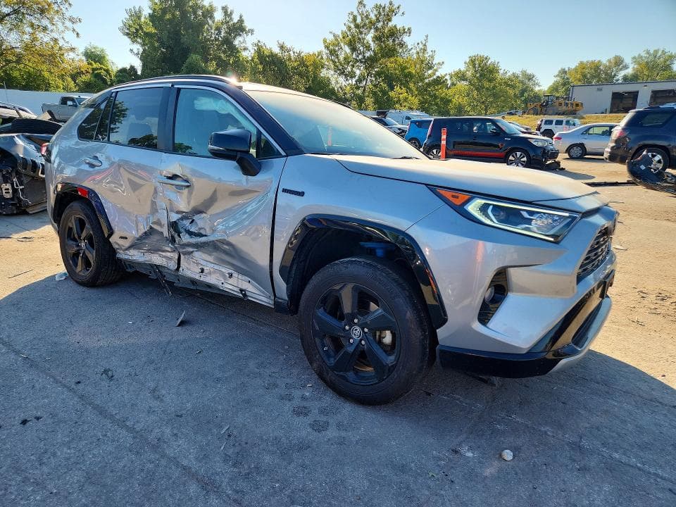 2019 TOYOTA RAV4 XSE 4