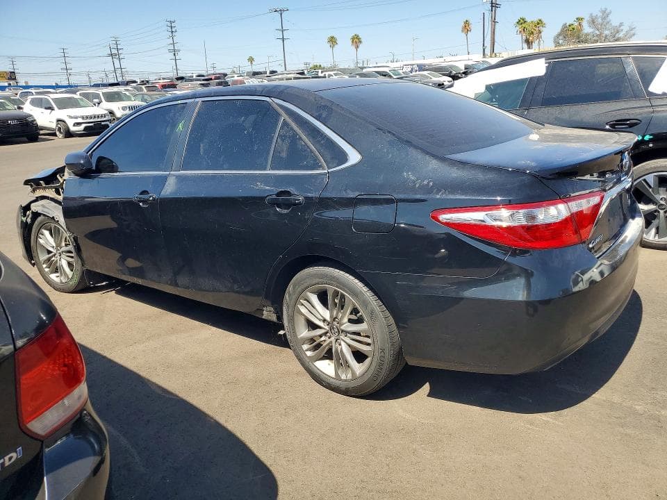 2017 TOYOTA CAMRY SE 2