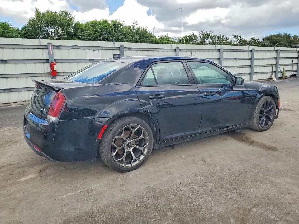 2018 CHRYSLER 300 S 3