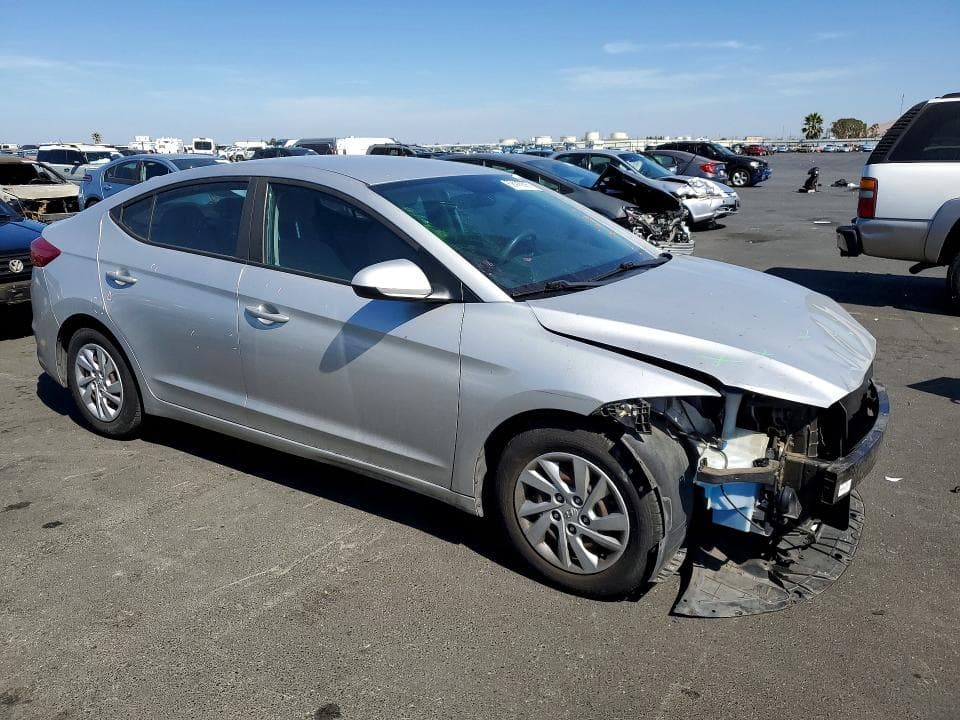 2018 HYUNDAI ELANTRA SE 4