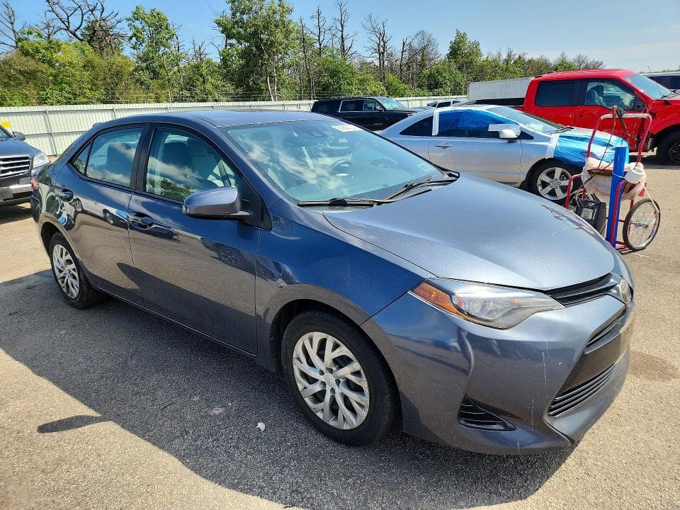 2017 TOYOTA COROLLA LE 4