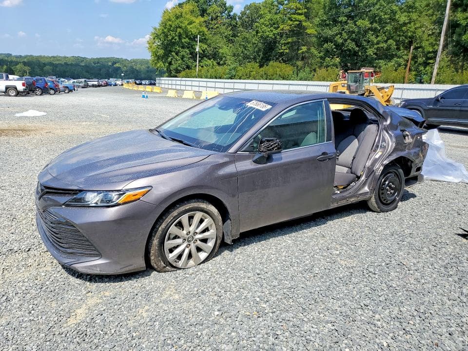 2019 TOYOTA CAMRY LE - 1